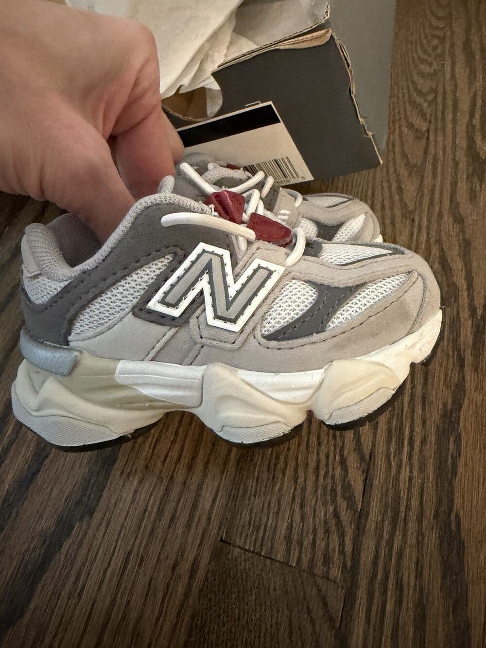 New Balance 9060 Little Kids Sneakers Sz 4 NIB